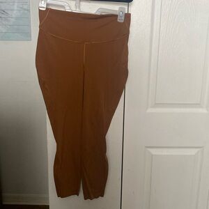 Lululemon Base Pace High-Rise Running tight 25”